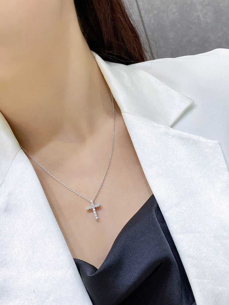 18K White Gold Diamond Pendant Necklace for Women