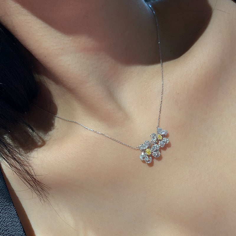 18K White Gold Natural Diamond Flower Pendant for Women