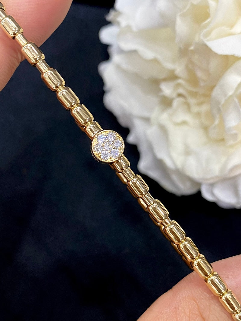18K Yellow Gold Natural Diamond Bamboo Shape Bracelet for Women