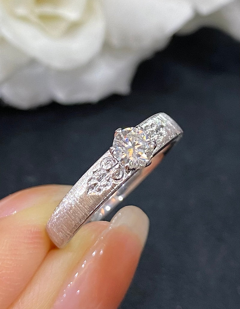 18K White Gold Natural Diamond Ring Classic Style for Women