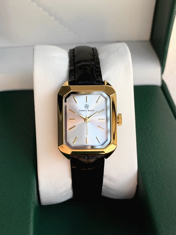 Luxury Women's Square Gold Wristwatch with Leather Band - Fashionable Quartz Clock.