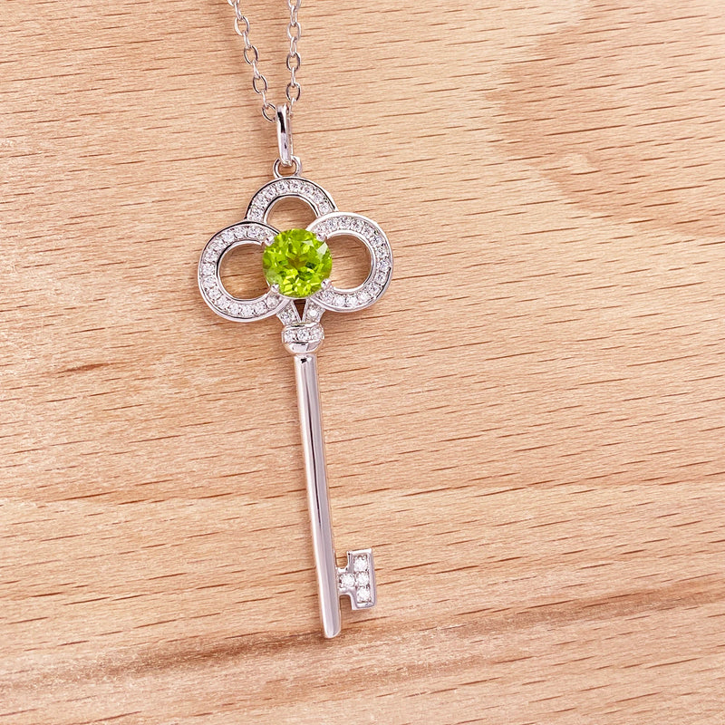 925 Sterling Silver Peridot CZ Key Clover Pendant Necklace for Women