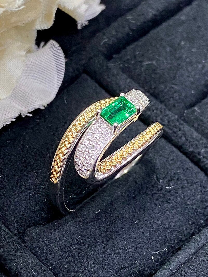 18K White Gold Natural Emerald Wedding Band for Women