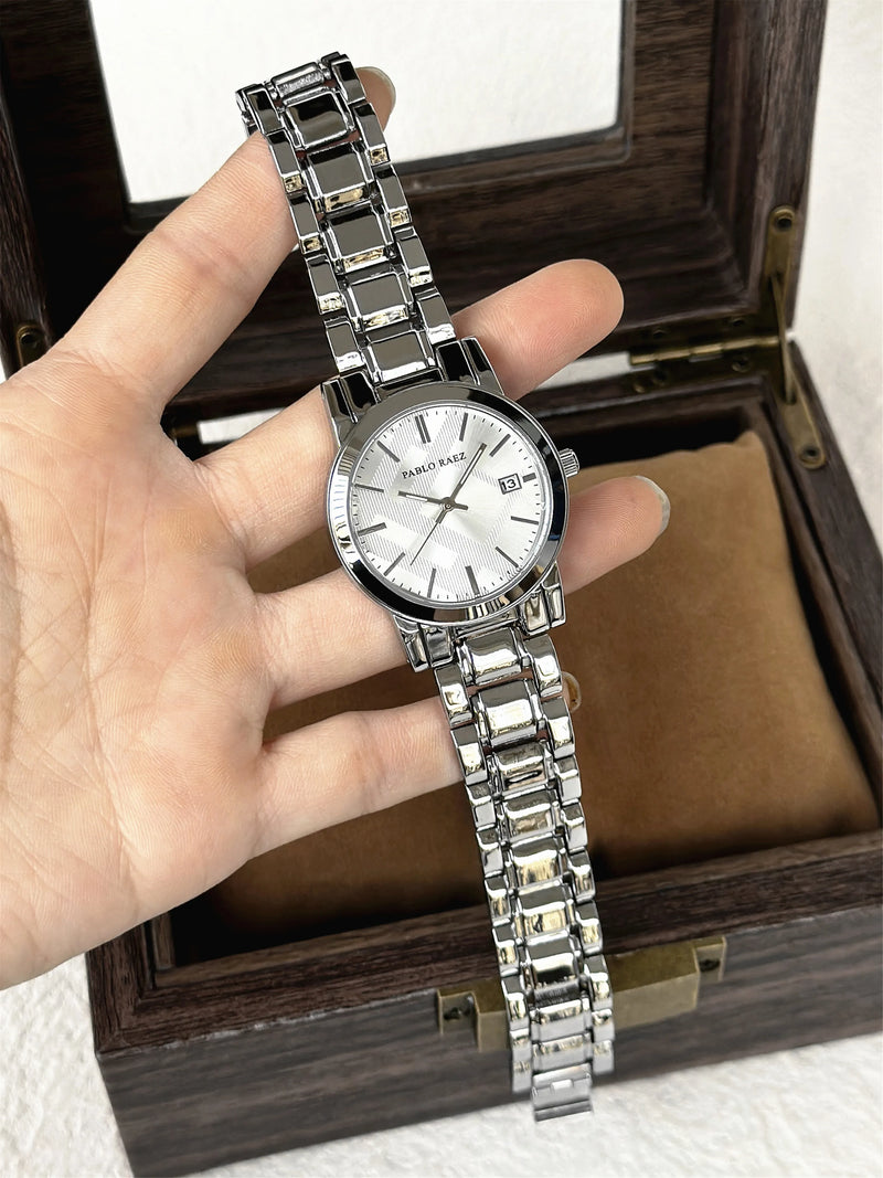 Elegant Gold Stainless Steel Ladies' Watch with Date Display & Waterproof Design