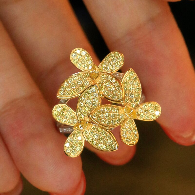 18K Yellow Gold 1.2 ctw Natural Diamond Flower Ring for Women