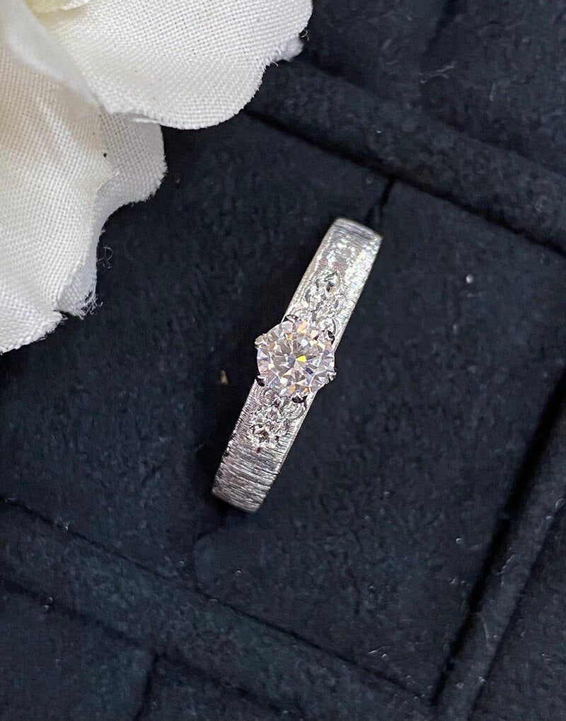 18K White Gold Natural Diamond Ring Classic Style for Women
