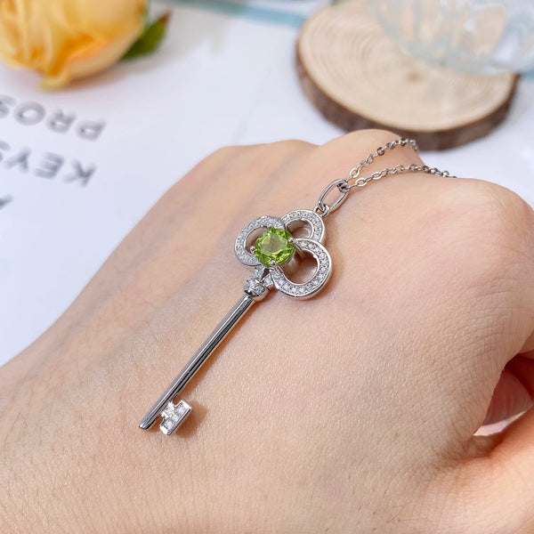 925 Sterling Silver Peridot CZ Key Clover Pendant Necklace for Women