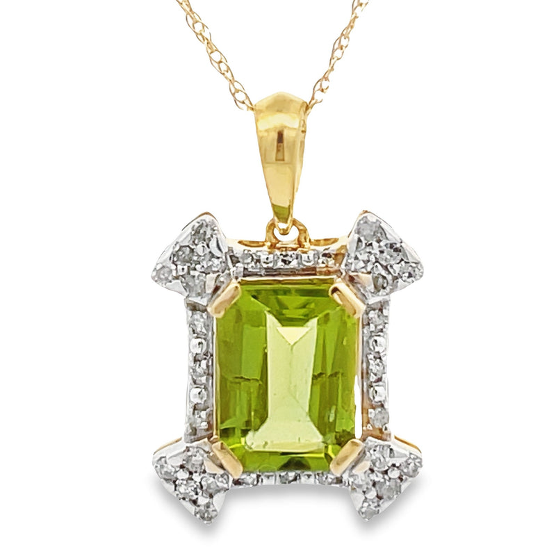 Peridot Diamond Fashion Pendants 10KT Yellow Gold