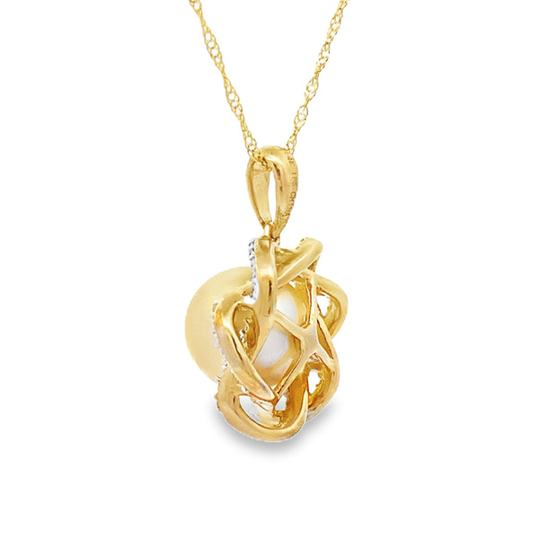 .02ct South Sea Pearl Fashion Pendants 14KT Yellow Gold