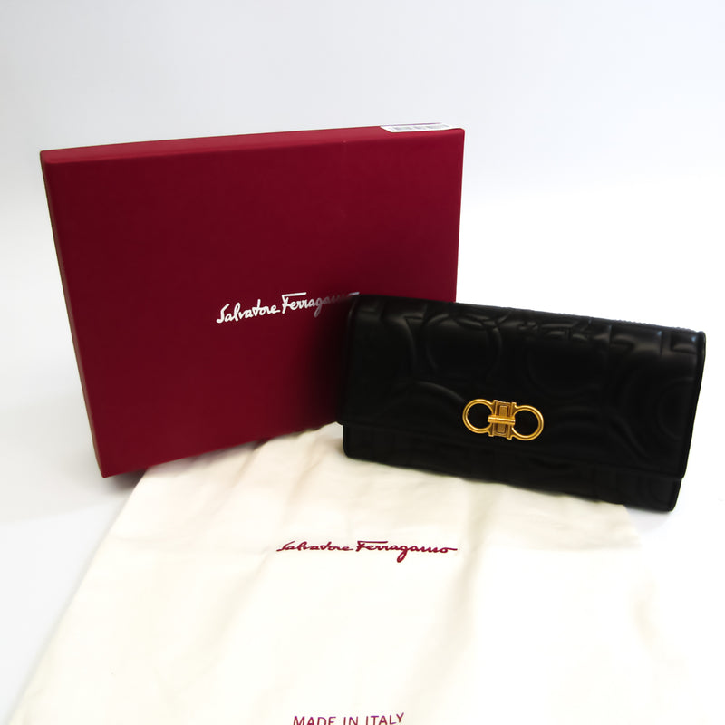 Salvatore Ferragamo Gancini 22 D334/00 Womens Calfskin Long Wallet (bi-fold) Black