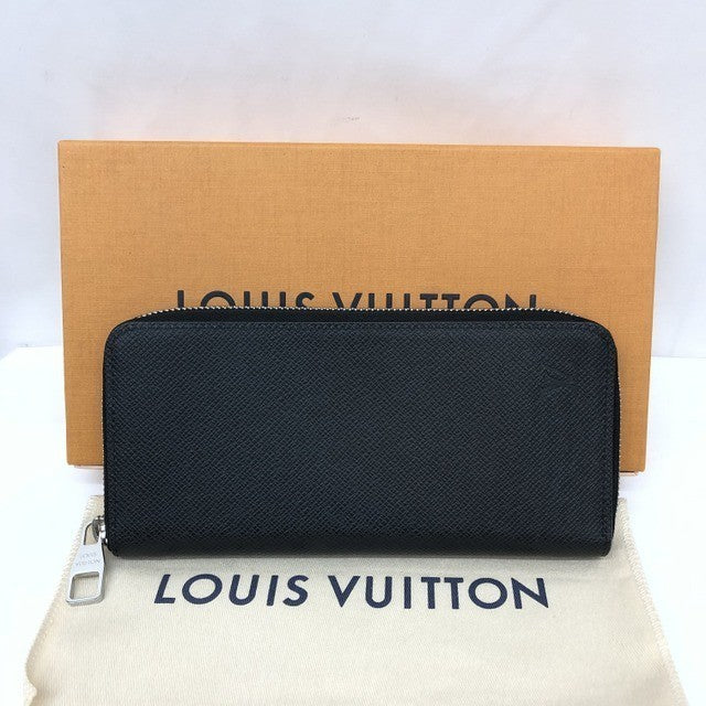 LOUIS VUITTON Louis Vuitton Long Wallet M30503 Zippy Vertical Noir Taiga LV Round Leather Mens
