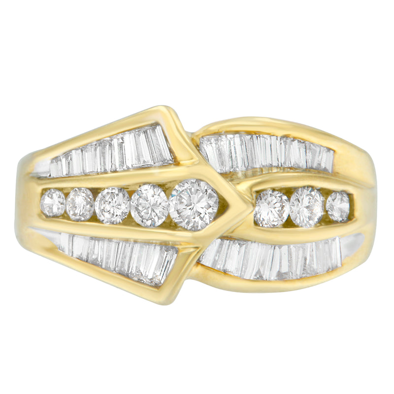 14K Yellow Gold 1 3/8 ct. TDW Round and Baguette-cut Diamond Ring (H-I SI2-I1)
