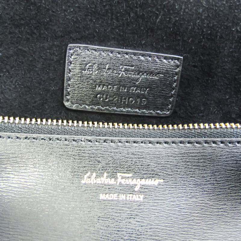 Salvatore Ferragamo Gancini GU-21 H019 Womens Leather Tote Bag Black