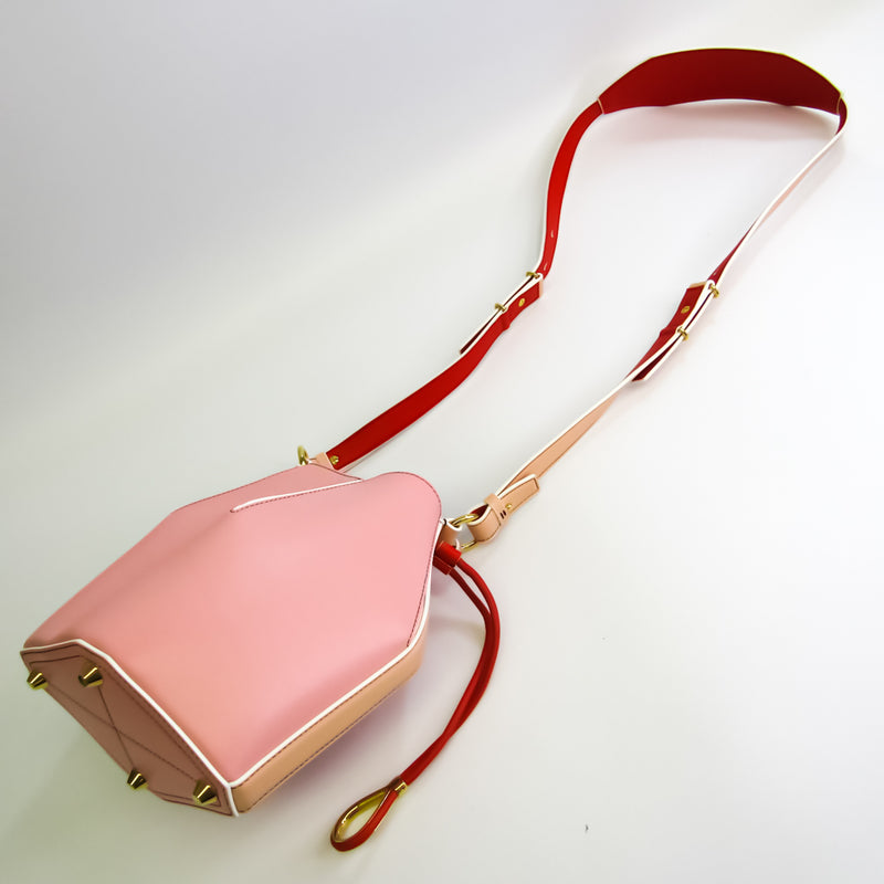 Alexander McQueen 554143 Womens Leather Shoulder Bag PinkRed ColorSalmon PinkWhite