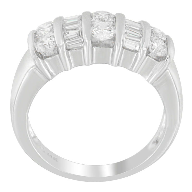 14K White Gold 1ct TDW Round and Baguette-cut Diamond Ring (H-I I1-I2)