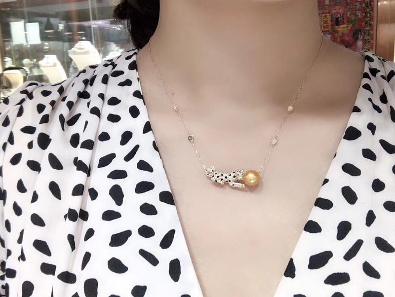 925 Sterling Silver Natural Freshwater Golden Pearl 10mm Leopard Pendant Necklace for Women