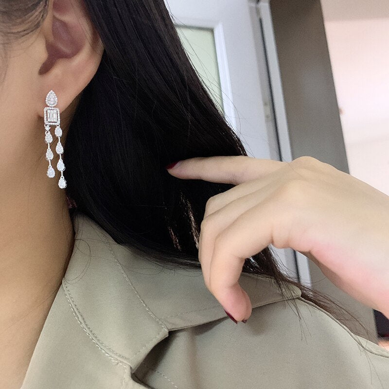 18K White Gold Diamond Tassel Earrings for Women