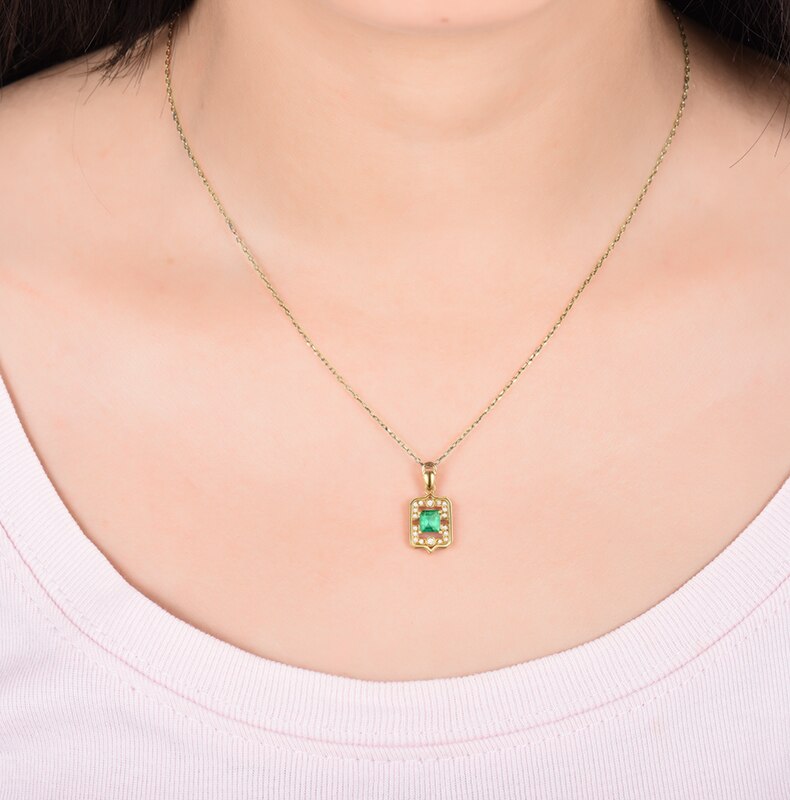 18K Yellow Gold Colombia Green Emerald Pendant Necklace for Women