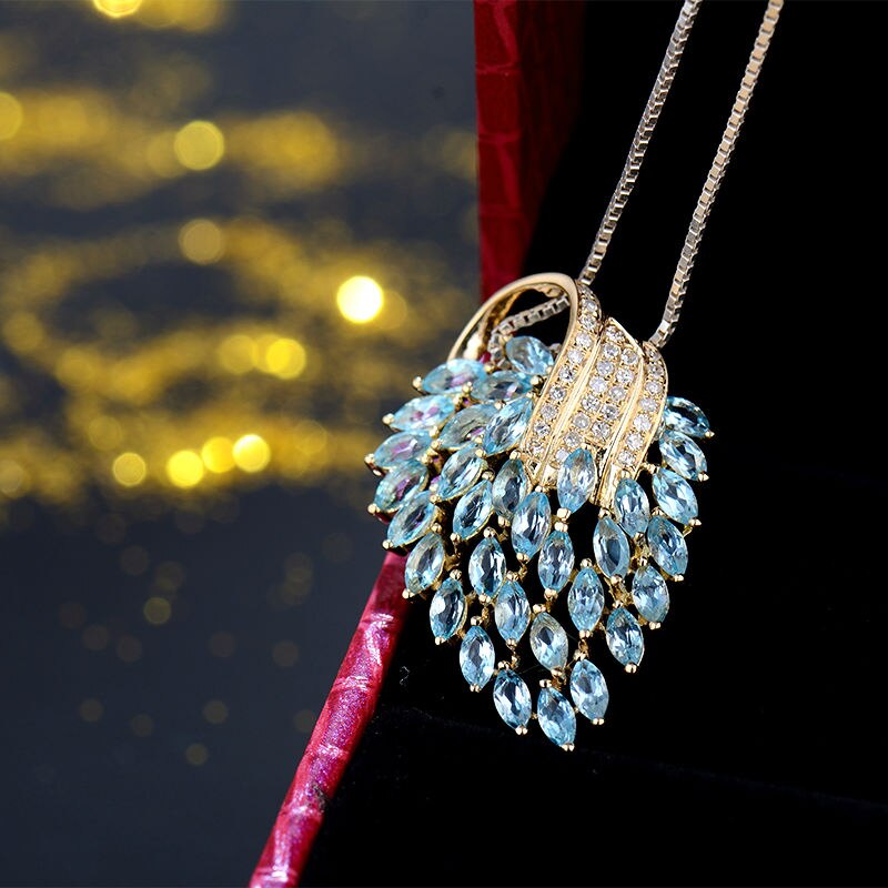 18Kt Yellow Gold Blue Topaz and Diamond Pendant for Women