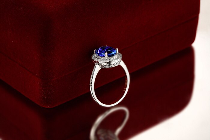 18K Gold Tanzanite 1.89ct Oval Engagement Ring for Her