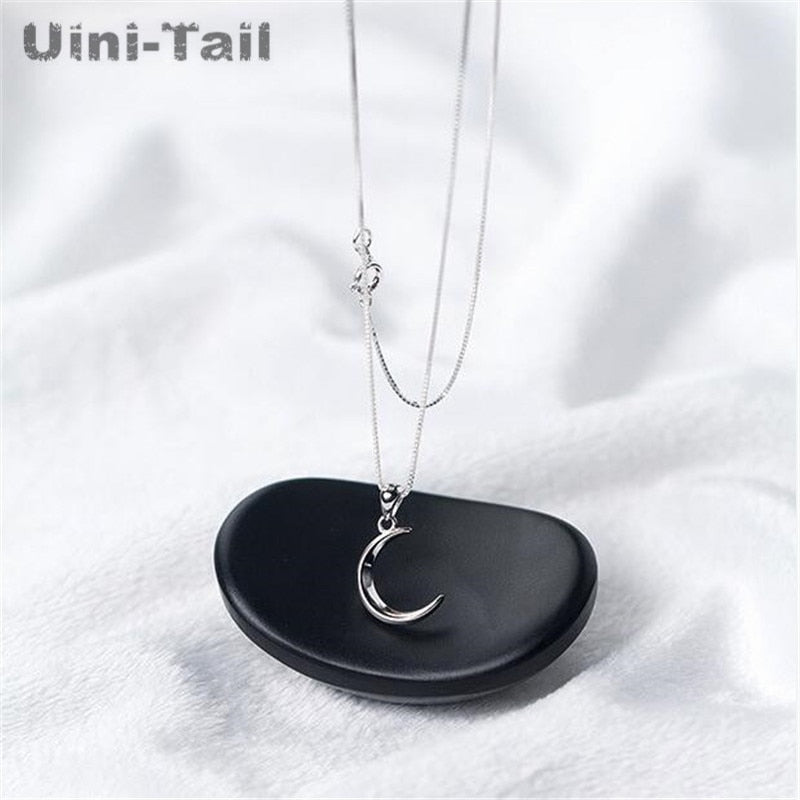 Uini-Tail 925 Sterling Silver Short Moon Pendant Necklace