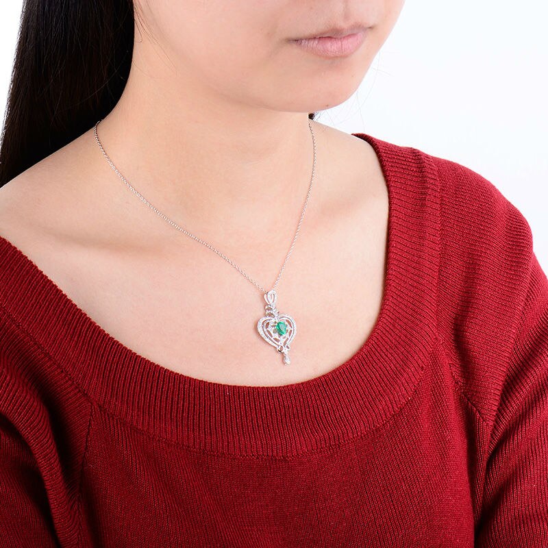 18k White Gold Emerald Pendant Necklace for Women