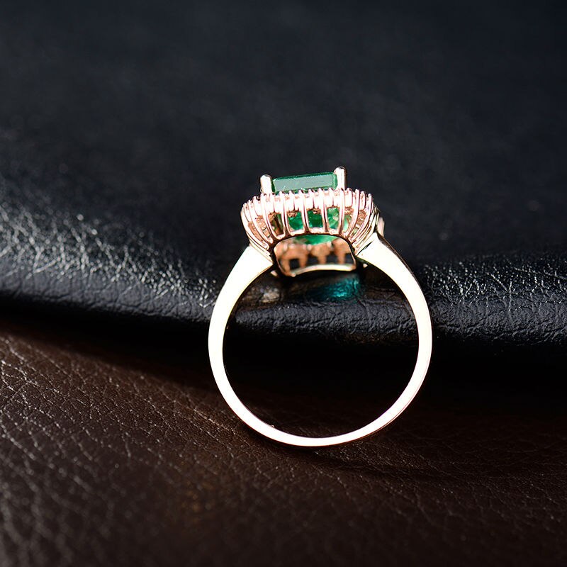 18Kt Rose Gold Emerald Diamond Ring for Women