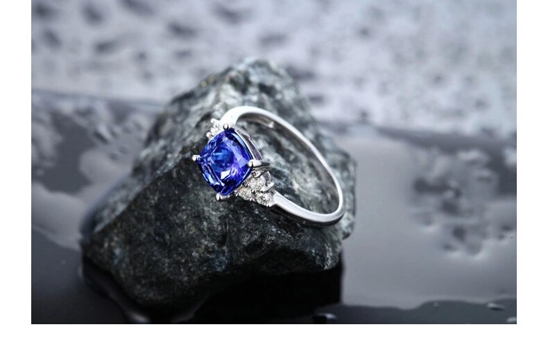 White Gold 1.54 ctw Tanzanite and Diamond Ring for Women