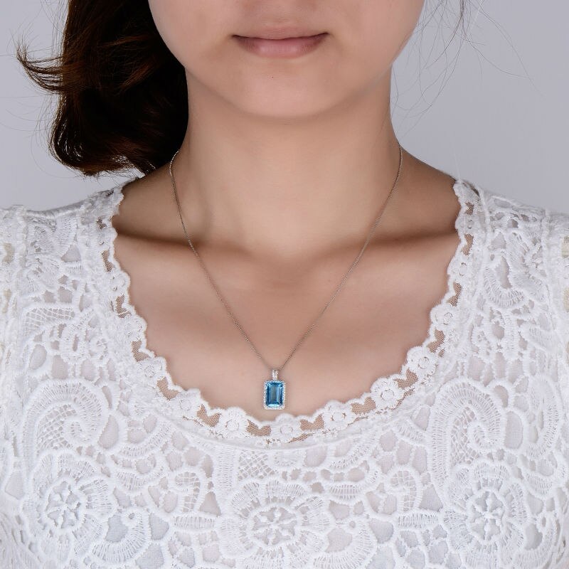 14Kt White Gold Blue Topaz Pendant Necklace for Women