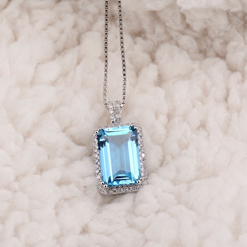 14Kt White Gold Blue Topaz Pendant Necklace for Women