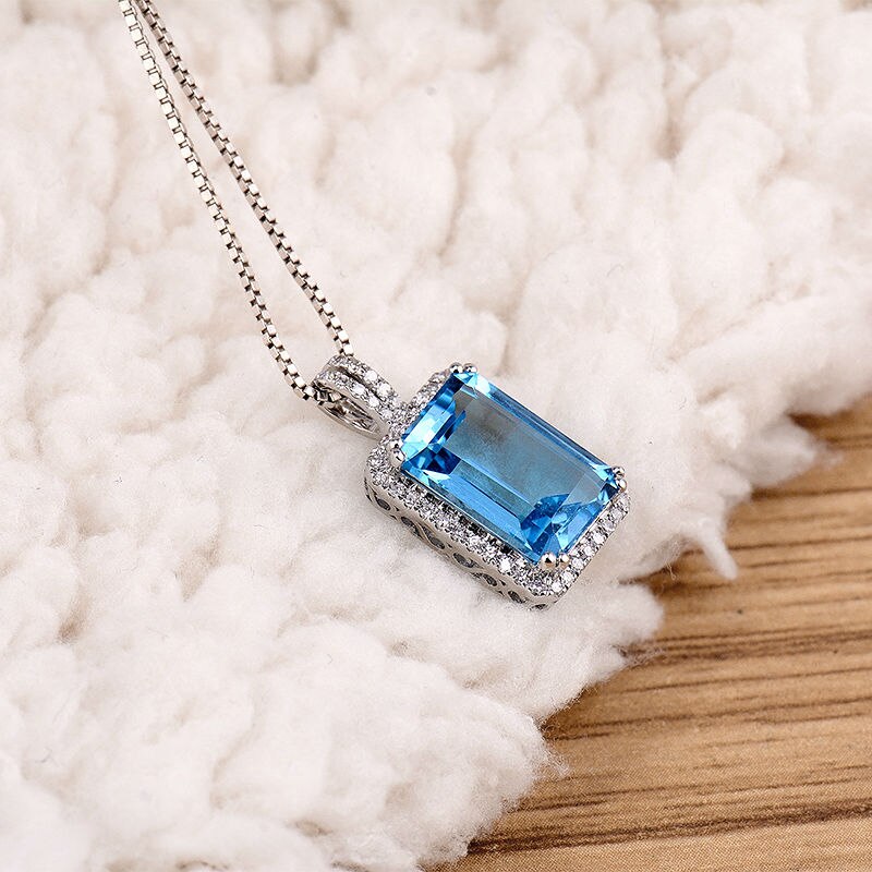 14Kt White Gold Blue Topaz Pendant Necklace for Women