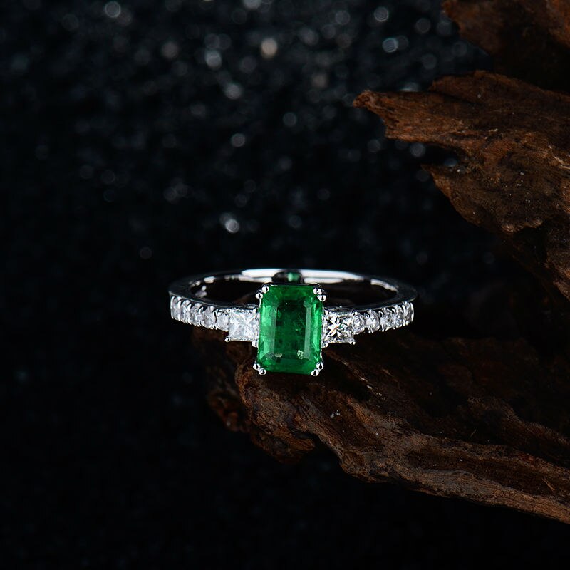 14K White Gold Emerald 0.00 Wedding Rings for Women