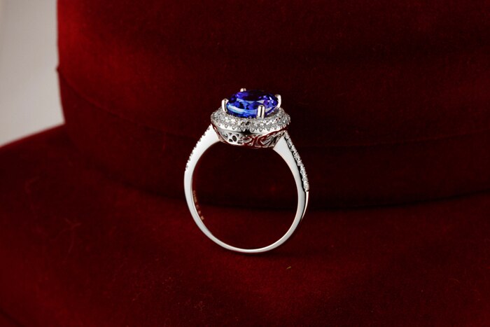 18K Gold Tanzanite 1.89ct Oval Engagement Ring for Her