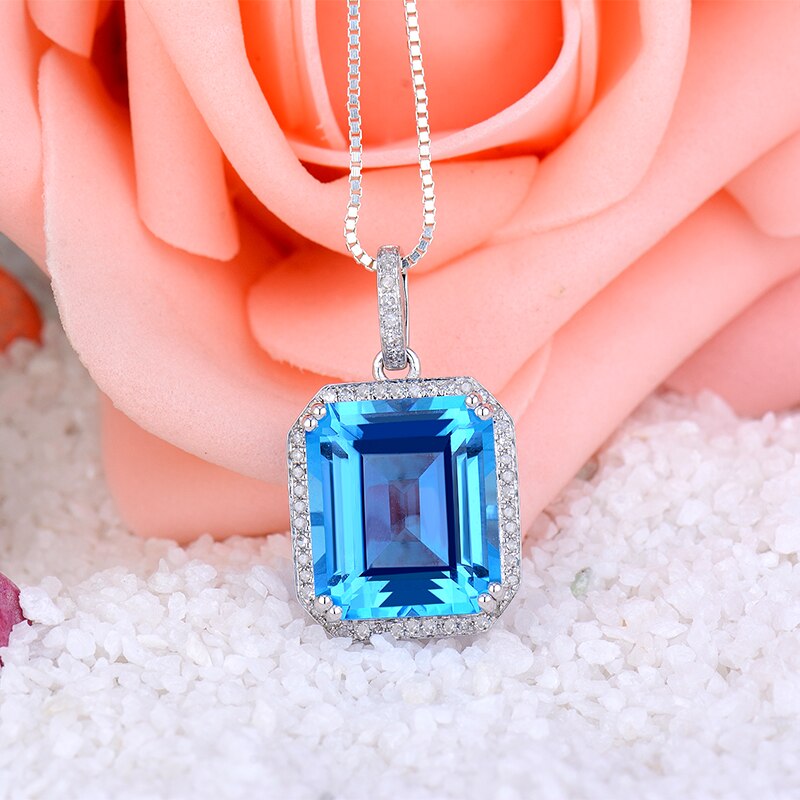 14kt White Gold 12.29Ct Natural Topaz Pendant for Women