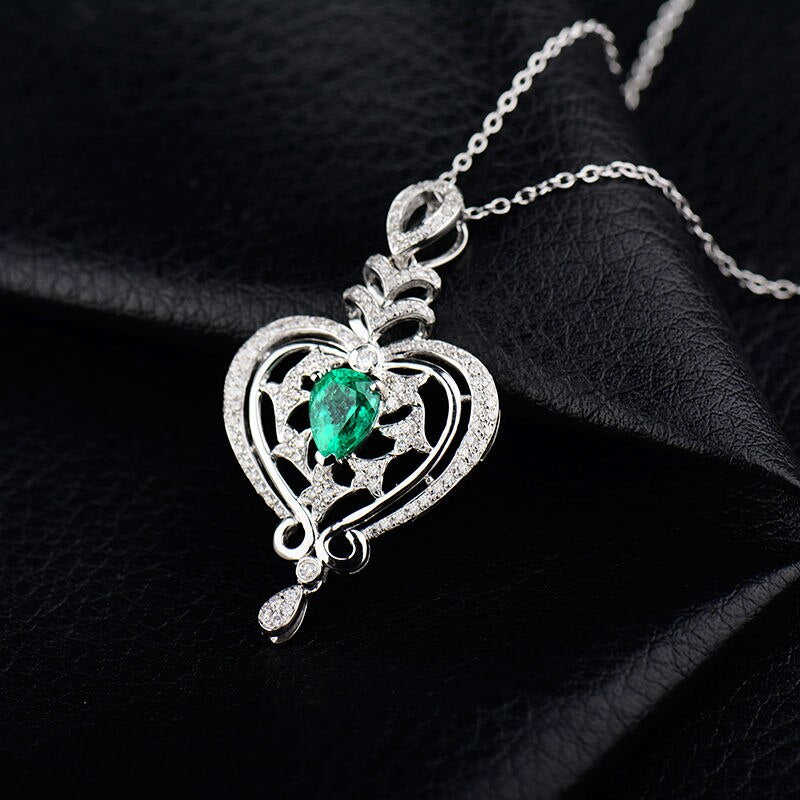 18k White Gold Emerald Pendant Necklace for Women