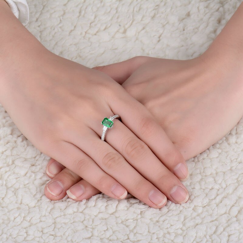 14K White Gold Emerald 0.00 Wedding Rings for Women