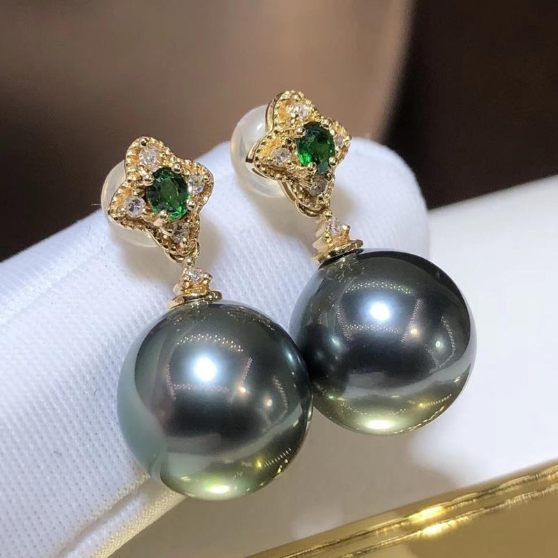Solid 18K Gold Diamond Natural Tahiti 9-10mm Round Pearls Earrings