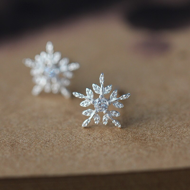 Fashion 925 Sterling Silver Snowflake Stud Earrings