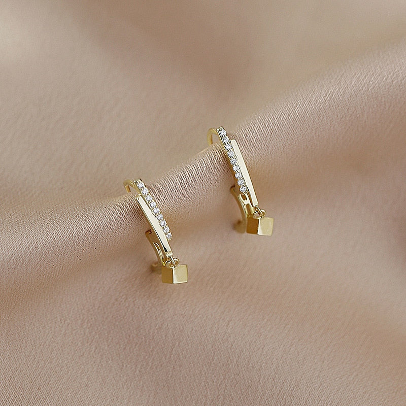 Elegant 925 Sterling Silver Zirconia Stud Earrings