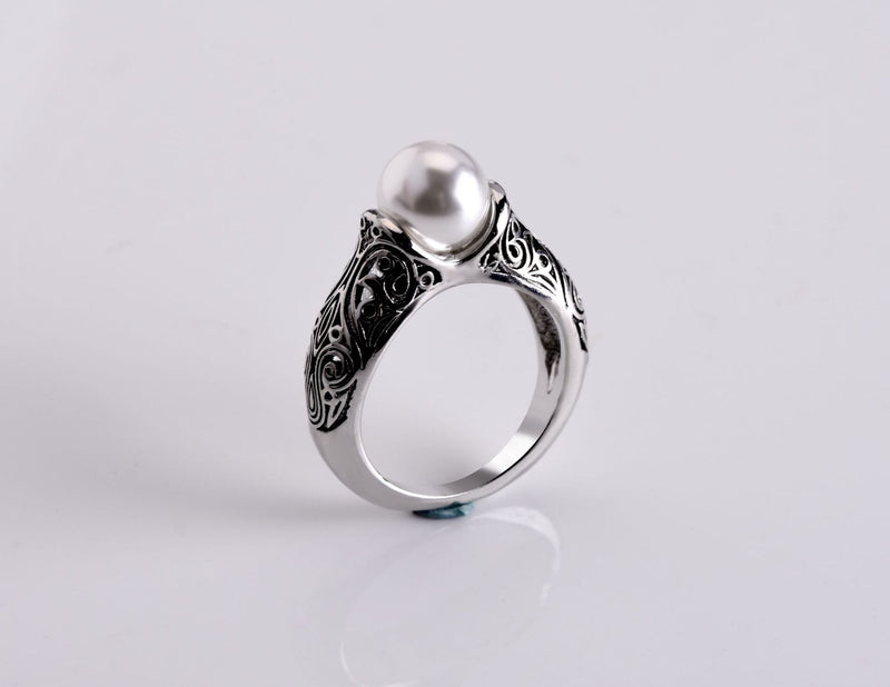 Luxury 14K Gold White Pearl Ring