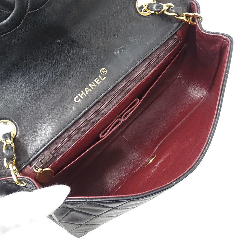 Chanel Matelasse Leather Shoulder Bag Black