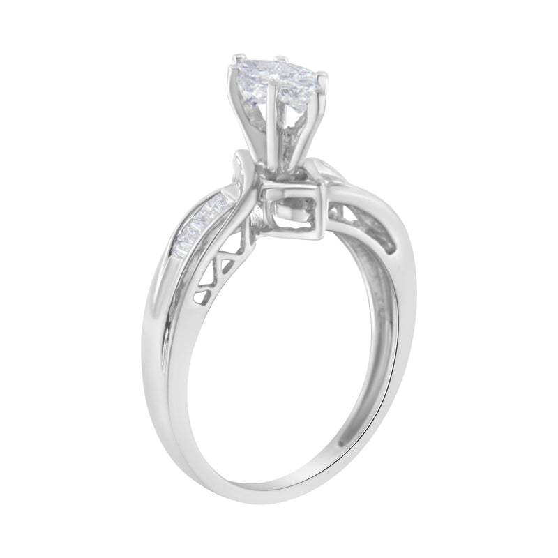 14K White Gold 1/2ct TDW Pie and Baguette cut Diamond Cocktail Ring (H-IVS1-VS2)